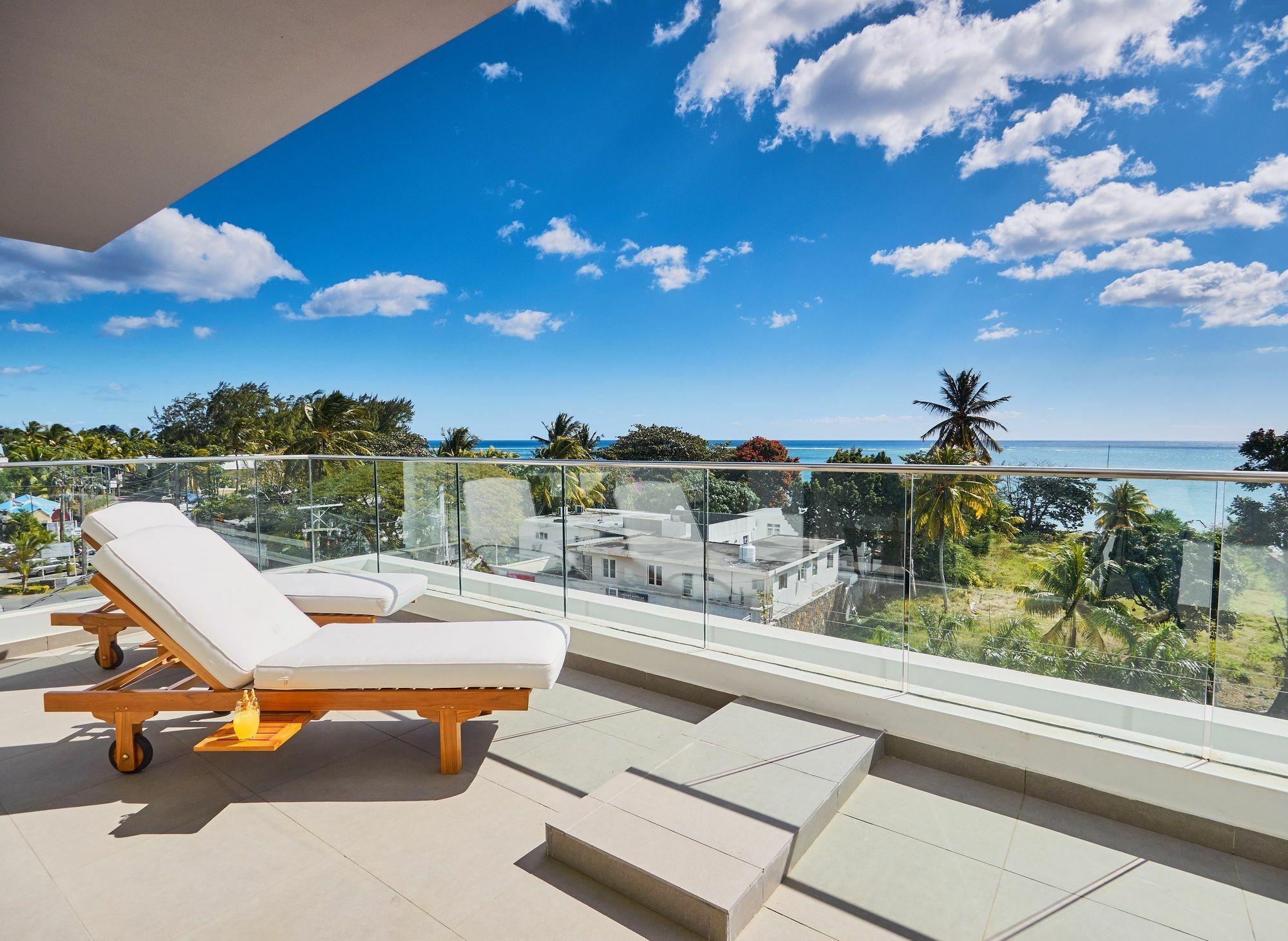 Liberty Drive Apartments & Penthouses By Lov Trou aux Biches Buitenkant foto