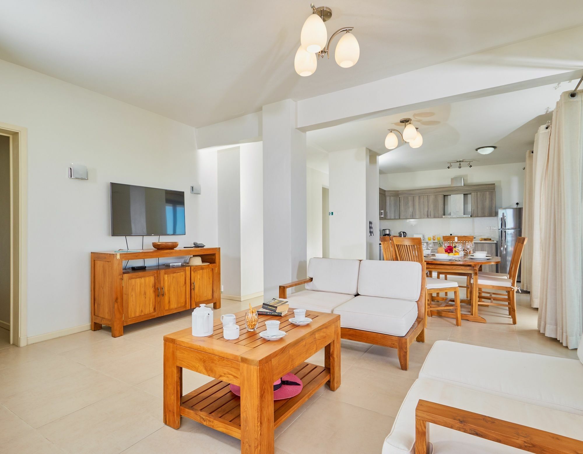 Liberty Drive Apartments & Penthouses By Lov Trou aux Biches Buitenkant foto